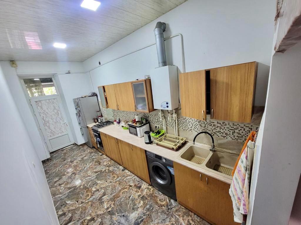 Karson Family Hostel & Guest House Yerevan Exterior photo